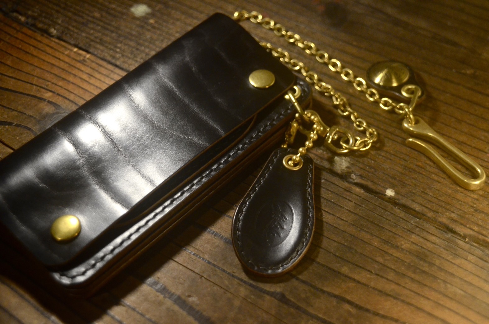 tracker wallet×wallet chain - gcc leather
